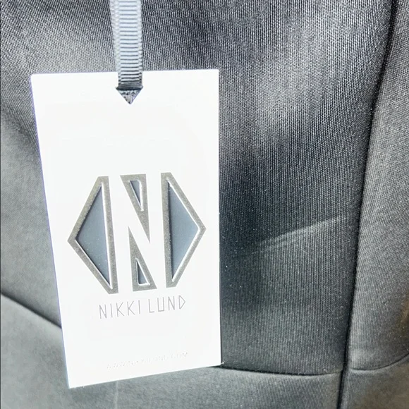 Nikki Lund Elegant Black One-Shoulder Dress - Picture 8 of 16